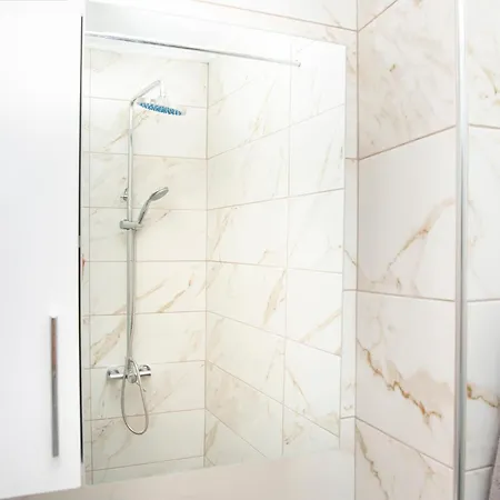 Kypris Center Flat In Island شقة