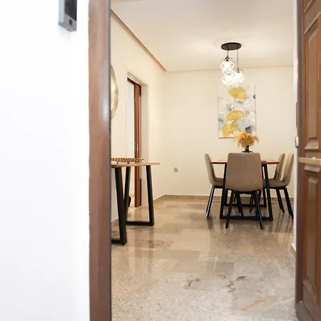 Kypris Center Flat In Island شقة *
